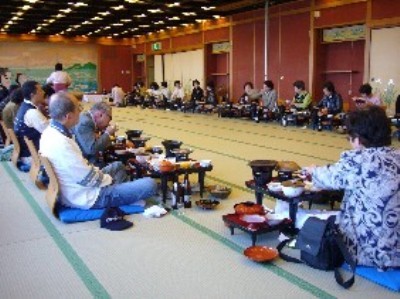 淡路島での食事風景の写真