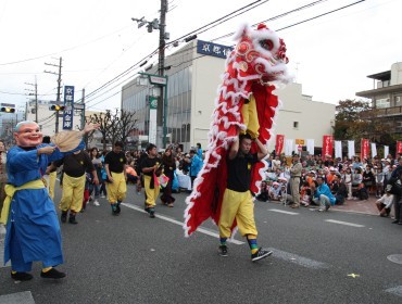 ガラシャ祭神戸華僑総会舞獅隊の様子の写真（その2）