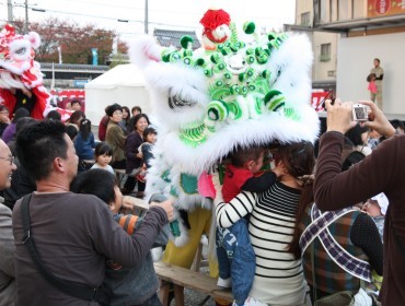 ガラシャ祭神戸華僑総会舞獅隊の様子の写真（その4）