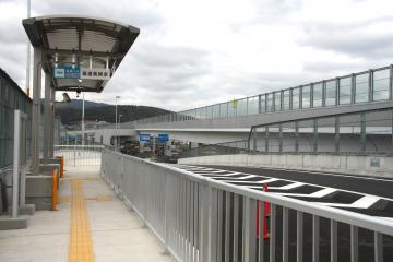 高速長岡京のバス停（下り線）の写真