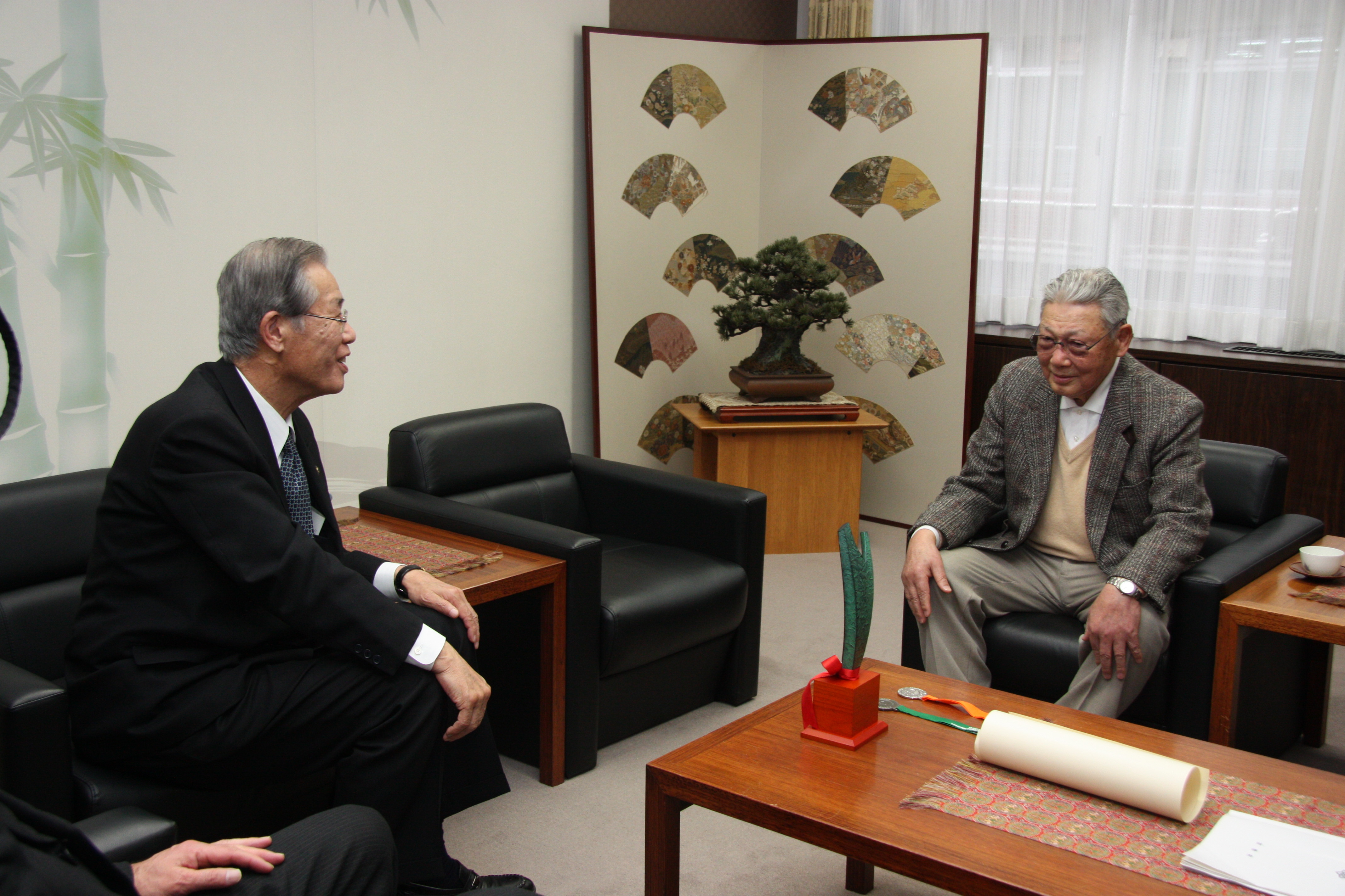 谷川さんと市長の写真