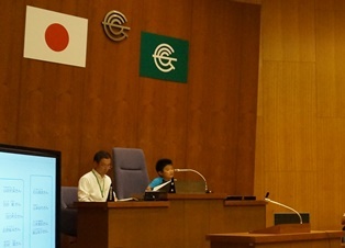 本会議は議長が進行します