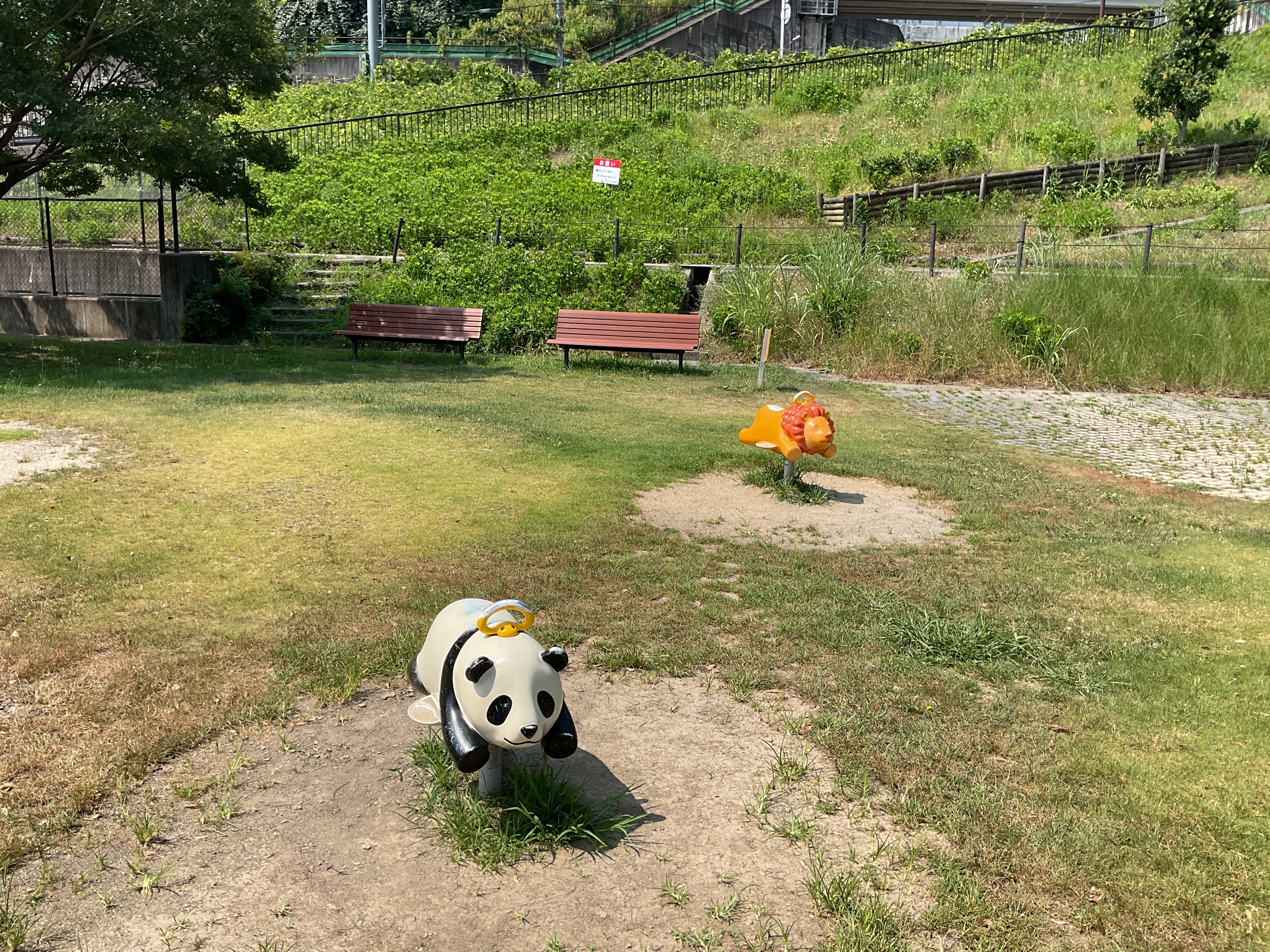 スプリング遊具