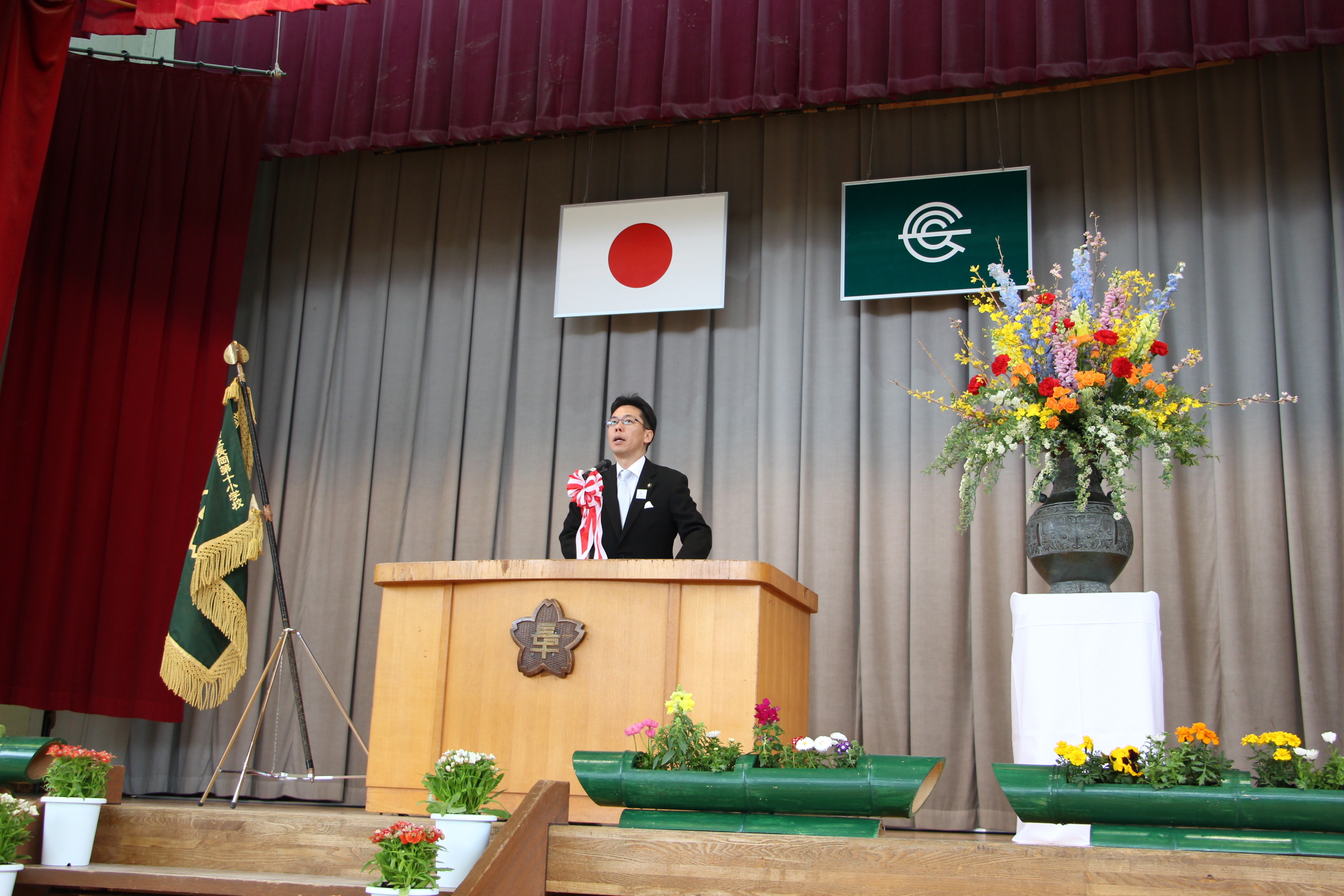 卒業式での市長挨拶の様子