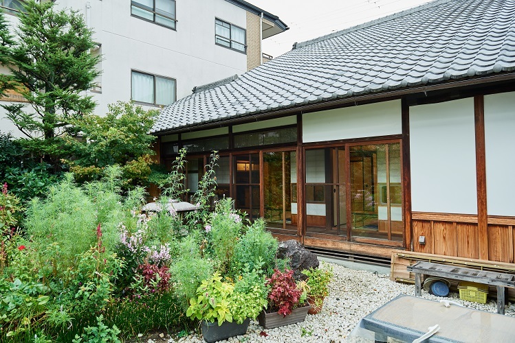 神足ふれあい町家の庭