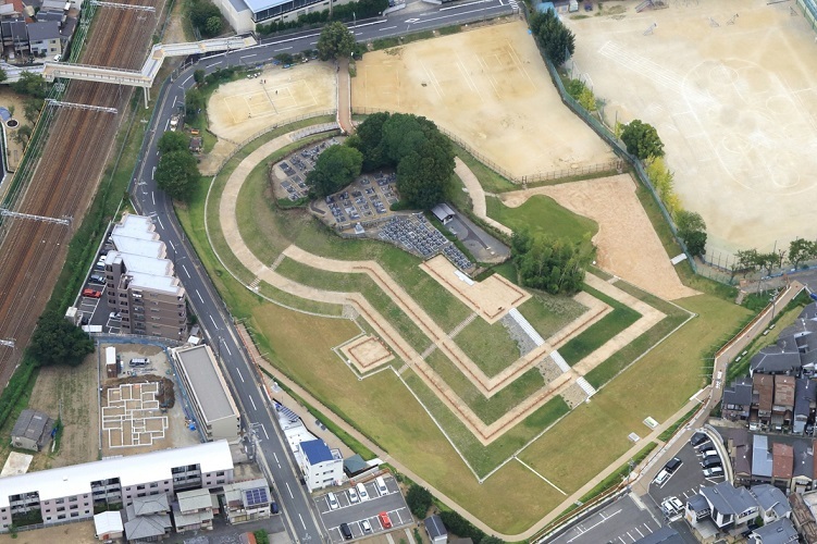 恵解山古墳航空写真