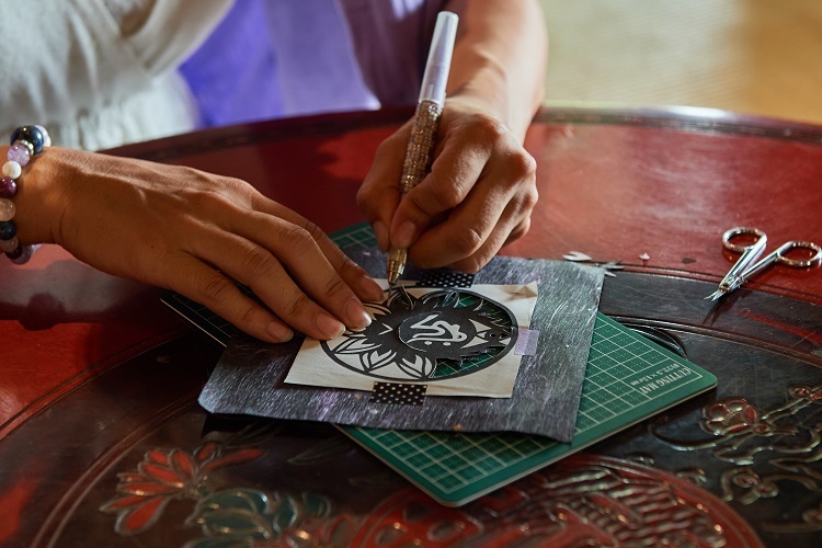 勝龍寺切り絵体験