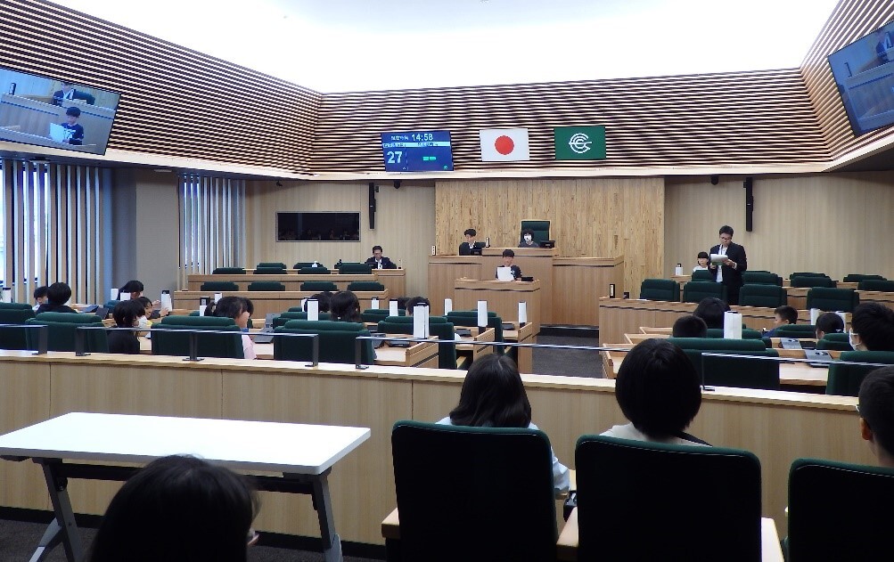 神足小学校議場見学2