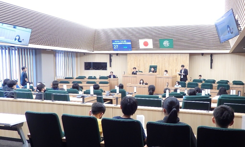 神足小学校議場見学3