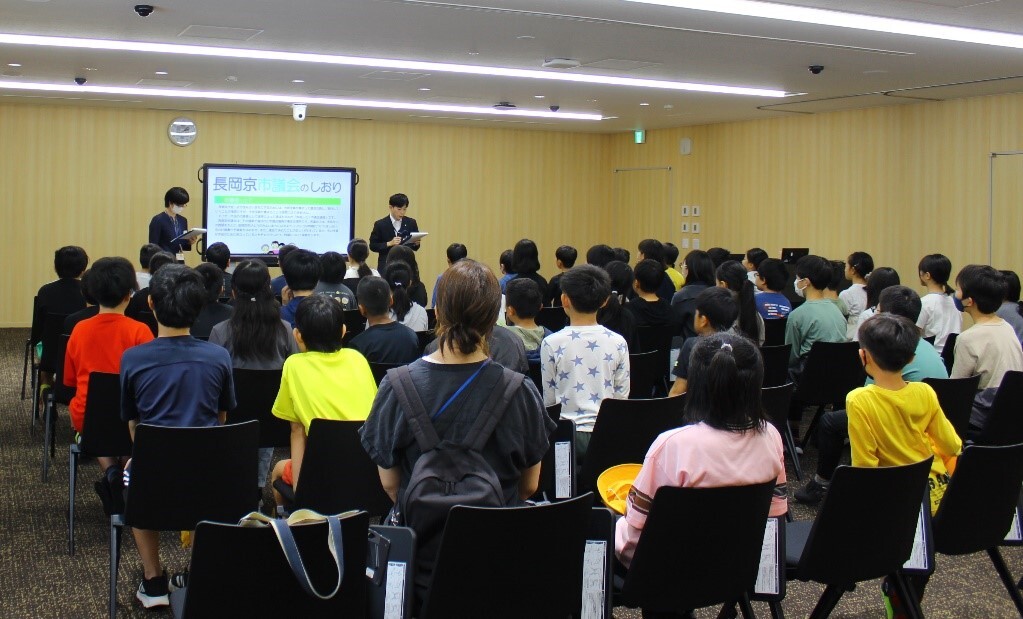 神足小学校説明の様子