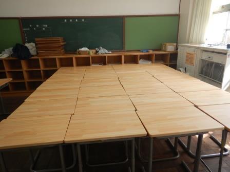 長岡京市の木材を利用した学習机